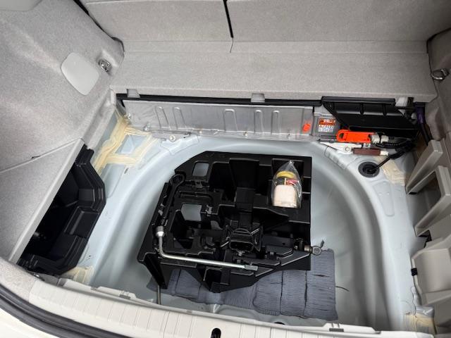 プリウス Ｓツーリングセレクション・Ｇ’ｓ　社外ＡＷナビＤＶＤ地デジＢｌｕｅｔｏｏｔｈバックカメラＥＴＣＬＥＤライトフォグスマートキー（40枚目）