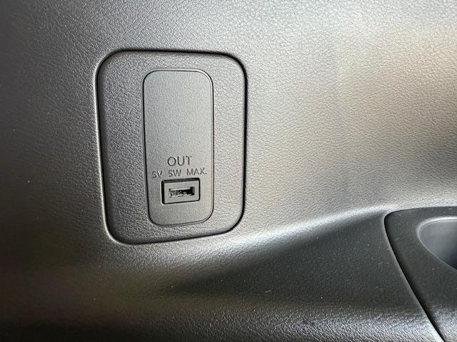 セレナ ライダー プロパイロットエディション 純正ナビ地デジBカメBluetoothETC両側PスラプロパイロットUSB接続テーブルサンシェードクルコン運転支援障害物センサー純正AWワンオーナー(45枚目)