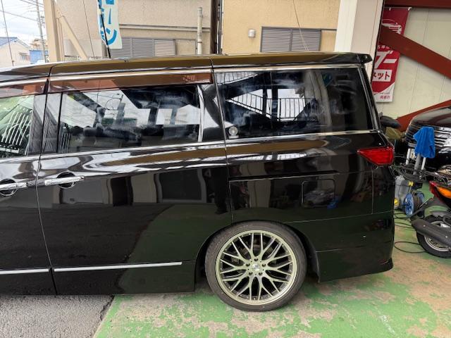 エルグランド ２５０ハイウェイスター　エアロ車高調社外ＡＷナビ地デジバックカメラパワースライドドアサンシェードオットマンＥＴＣインテリキーフォグ（16枚目）