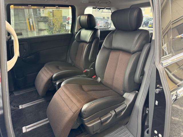 エルグランド ２５０ハイウェイスター　エアロ車高調社外ＡＷナビ地デジバックカメラパワースライドドアサンシェードオットマンＥＴＣインテリキーフォグ（36枚目）