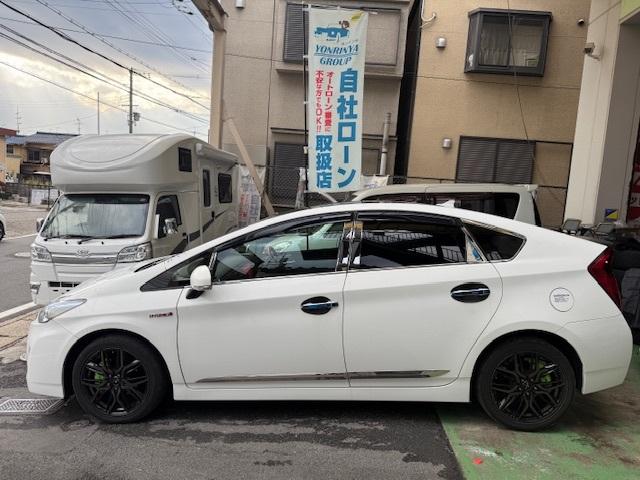 プリウス Ｓ　社外ＡＷ社外ナビＤＶＤ地デジＢｌｕｅｔｏｏｔｈＥＴＣバックカメラ革調シートガラスルーフソーラークルコンデジタルインナーミラー（9枚目）