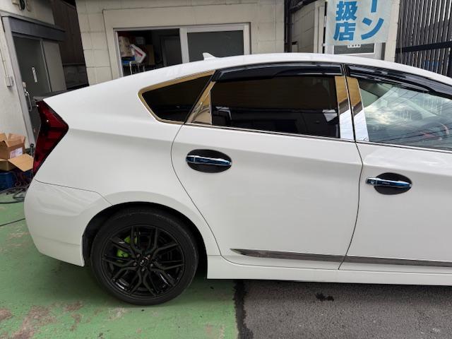 プリウス Ｓ　社外ＡＷ社外ナビＤＶＤ地デジＢｌｕｅｔｏｏｔｈＥＴＣバックカメラ革調シートガラスルーフソーラークルコンデジタルインナーミラー（17枚目）