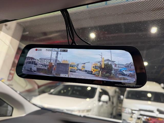 プリウス Ｓ　社外ＡＷ社外ナビＤＶＤ地デジＢｌｕｅｔｏｏｔｈＥＴＣバックカメラ革調シートガラスルーフソーラークルコンデジタルインナーミラー（30枚目）