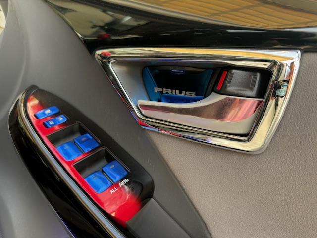 プリウス Ｓ　社外ＡＷ社外ナビＤＶＤ地デジＢｌｕｅｔｏｏｔｈＥＴＣバックカメラ革調シートガラスルーフソーラークルコンデジタルインナーミラー（37枚目）