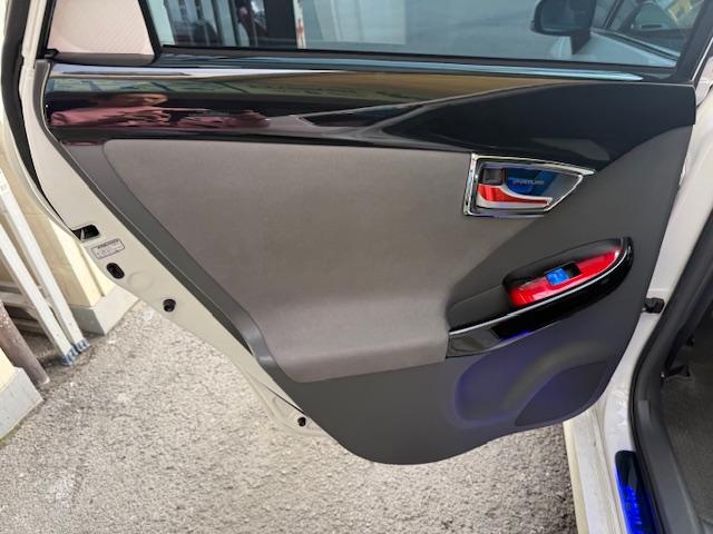 プリウス Ｓ　社外ＡＷ社外ナビＤＶＤ地デジＢｌｕｅｔｏｏｔｈＥＴＣバックカメラ革調シートガラスルーフソーラークルコンデジタルインナーミラー（38枚目）