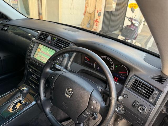 クラウン アスリート　プレミアム５０ｔｈエディション　社外ＡＷ車高調ナビバックカメラ黒革サンルーフＥＴＣシートエアコンパワーシートクルコンフォグスマートキー（22枚目）