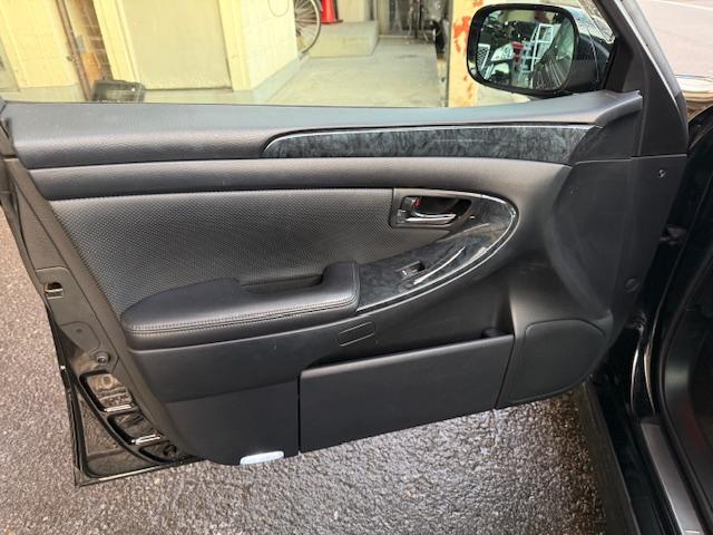 クラウン アスリート　プレミアム５０ｔｈエディション　社外ＡＷ車高調ナビバックカメラ黒革サンルーフＥＴＣシートエアコンパワーシートクルコンフォグスマートキー（31枚目）