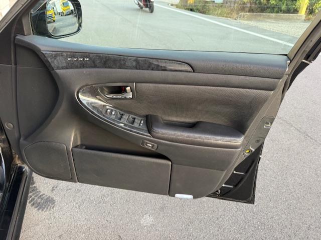 クラウン アスリート　プレミアム５０ｔｈエディション　社外ＡＷ車高調ナビバックカメラ黒革サンルーフＥＴＣシートエアコンパワーシートクルコンフォグスマートキー（32枚目）