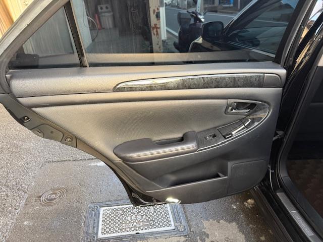 クラウン アスリート　プレミアム５０ｔｈエディション　社外ＡＷ車高調ナビバックカメラ黒革サンルーフＥＴＣシートエアコンパワーシートクルコンフォグスマートキー（34枚目）