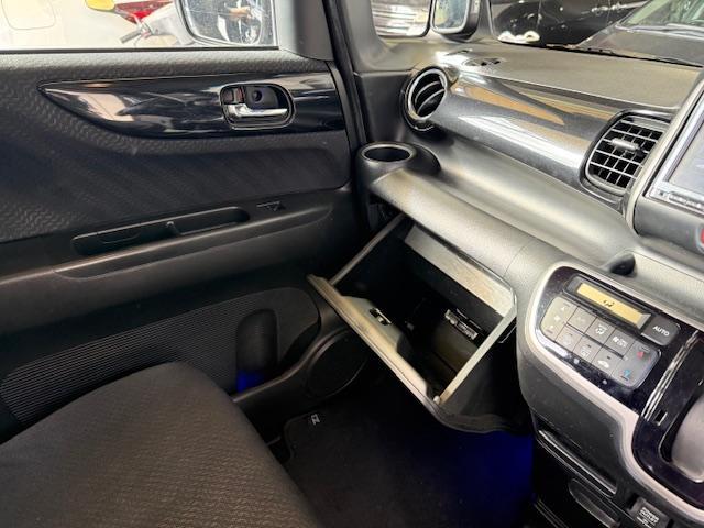 Ｎ－ＢＯＸカスタム Ｇ・ターボパッケージ　ナビＤＶＤ地デジＢｌｕｅｔｏｏｔｈＥＴＣバックカメラ両側パワスラ純正ＡＷスマートキーエンジンＰスタＬＥＤフォグクルコンウィンカーミラー（29枚目）