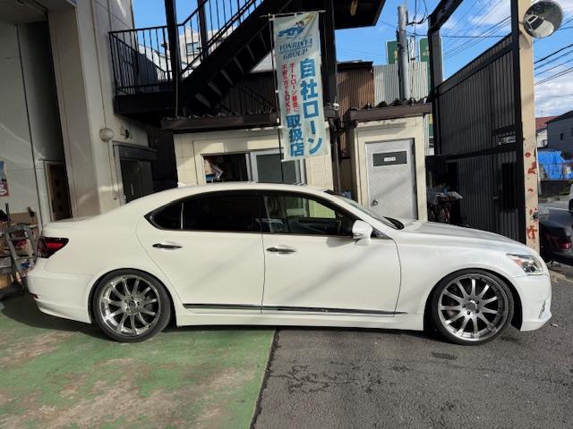LS LS460 バージョンC Iパッケージ 社外21AW黒革サンルーフパワートランクハンドルヒーターシートエアコンエアサスコントローラーBSMAHSPCSソナーデェイライト(10枚目)