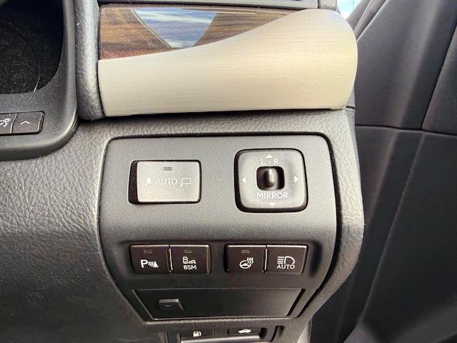LS LS460 バージョンC Iパッケージ 社外21AW黒革サンルーフパワートランクハンドルヒーターシートエアコンエアサスコントローラーBSMAHSPCSソナーデェイライト(26枚目)