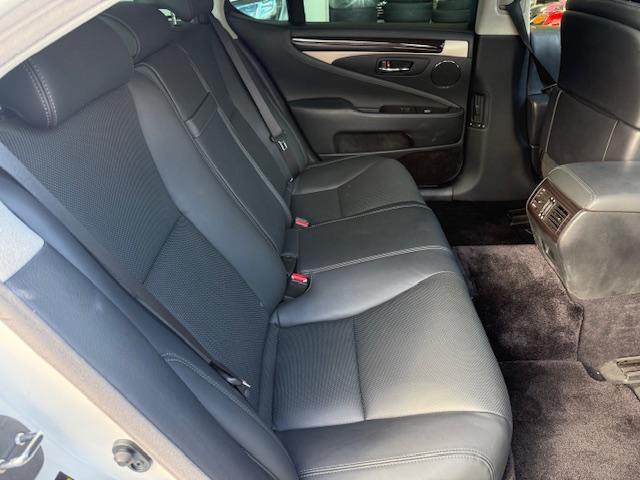 LS LS460 バージョンC Iパッケージ 社外21AW黒革サンルーフパワートランクハンドルヒーターシートエアコンエアサスコントローラーBSMAHSPCSソナーデェイライト(39枚目)