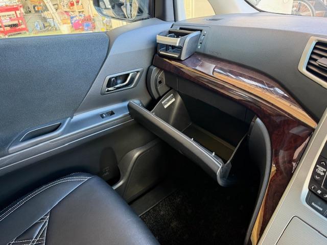 アルファード 240S ローダウン社外AWナビTVDVDバックカメラBluetoothETC両側パワスラ革調シートクルコンオットマンドラレコウィンカーミラー(32枚目)