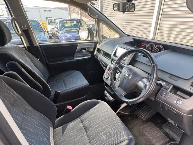 ヴォクシー ZS 煌II 後期モデル 両側パワースライドドア ハーフレザーシート プッシュスタート HDDナビ フルセグTV ETC バックカメラ 12か月走行距離無制限故障保証(22枚目)