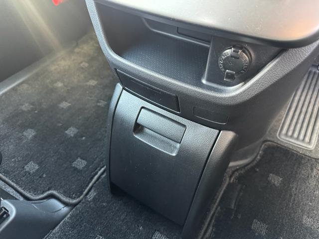 ヴォクシー ZS 煌II 後期モデル 両側パワースライドドア ハーフレザーシート プッシュスタート HDDナビ フルセグTV ETC バックカメラ 12か月走行距離無制限故障保証(31枚目)