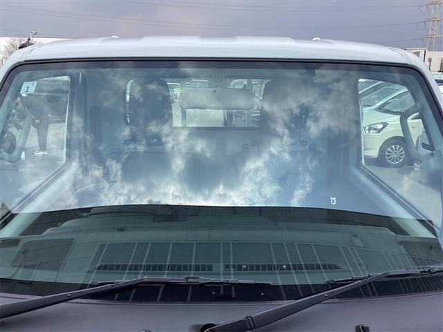 ＤＸ　軽トラック　ＭＴ　オートライト　ＥＳＣ　エアコン　パワーステアリング　運転席エアバッグ　助手席エアバッグ　禁煙車　登録済み（届け出済み）未使用車(10枚目)