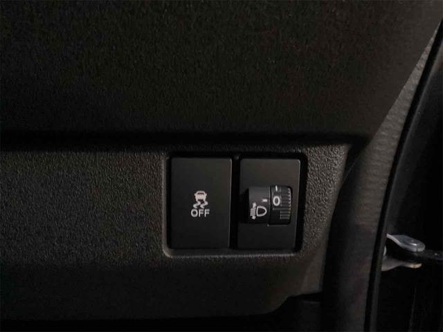 Ｎ－ＢＯＸカスタム ベースグレード　両側スライド・片側電動　クリアランスソナー　オートクルーズコントロール　レーンアシスト　オートライト　スマートキー　アイドリングストップ　電動格納ミラー　シートヒーター　ＣＶＴ　ＥＳＣ　アルミホイール（11枚目）
