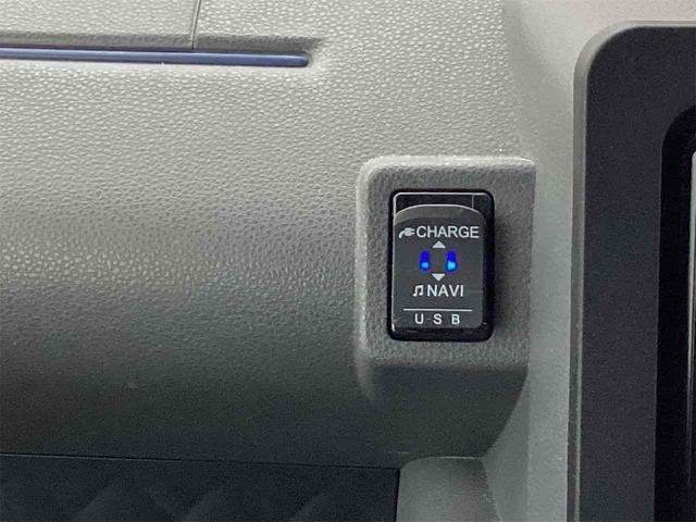 タント カスタムＲＳ　ＥＴＣ　全周囲カメラ　両側電動スライドドア　ナビ　クリアランスソナー　オートクルーズコントロール　レーンアシスト　衝突被害軽減システム　オートライト　スマートキー　アイドリングストップ　電動格納ミラー（31枚目）