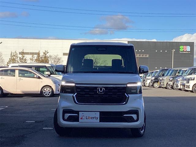 Ｎ－ＢＯＸカスタム ベースグレード　バックカメラ　両側スライド・片側電動　クリアランスソナー　オートクルーズコントロール　レーンアシスト　オートライト　スマートキー　アイドリングストップ　電動格納ミラー　ベンチシート　ＣＶＴ　ＥＳＣ（12枚目）