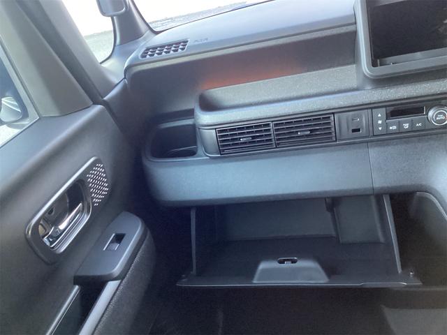 Ｎ－ＢＯＸカスタム ベースグレード　バックカメラ　両側電動スライドドア　クリアランスソナー　オートクルーズコントロール　オートライト　スマートキー　アイドリングストップ　電動格納ミラー　シートヒーター　ベンチシート　ＣＶＴ（13枚目）