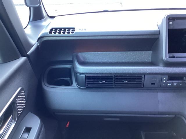 Ｎ－ＢＯＸカスタム ベースグレード　バックカメラ　両側スライド・片側電動　オートクルーズコントロール　衝突被害軽減システム　オートライト　スマートキー　アイドリングストップ　電動格納ミラー　ベンチシート　ＣＶＴ　ＡＢＳ　ＥＳＣ（8枚目）