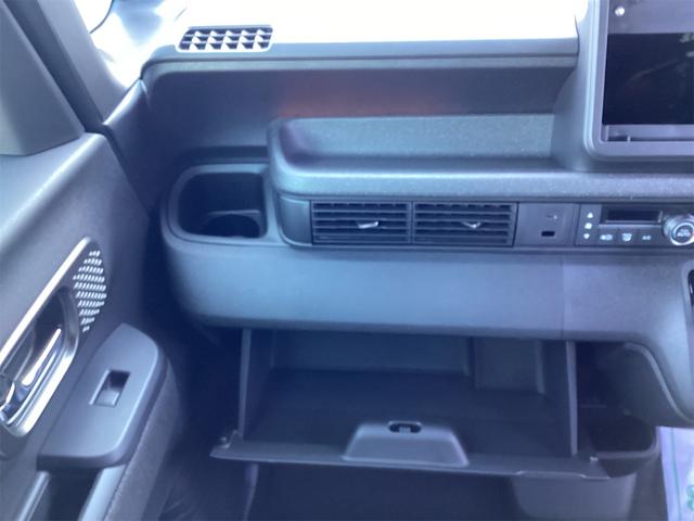 Ｎ－ＢＯＸカスタム ベースグレード　バックカメラ　両側スライド・片側電動　クリアランスソナー　オートクルーズコントロール　レーンアシスト　オートライト　スマートキー　アイドリングストップ　電動格納ミラー　シートヒーター　ベンチシート（12枚目）