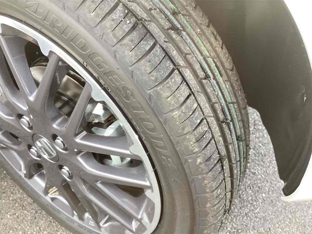 Ｎ－ＢＯＸカスタム ターボ　バックカメラ　両側電動スライドドア　クリアランスソナー　オートクルーズコントロール　レーンアシスト　オートライト　スマートキー　アイドリングストップ　電動格納ミラー　シートヒーター　ＣＶＴ　ＥＳＣ（32枚目）