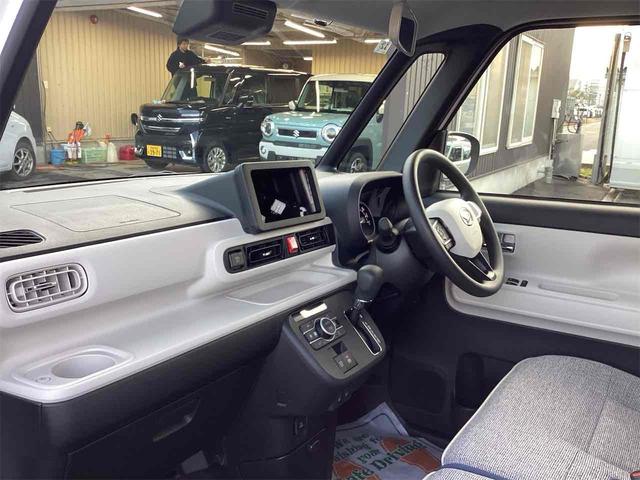 ムーヴキャンバス ストライプスＧ　バックカメラ　両側電動スライドドア　クリアランスソナー　衝突被害軽減システム　スマートキー　アイドリングストップ　電動格納ミラー　シートヒーター　ベンチシート　ＣＶＴ　ＥＳＣ　エアコン（13枚目）