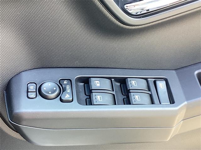 �p���[�E�B���h�E�̃X�C�b�`�ł���B�^�]�Ȃɋ��Ȃ��瑋���J���߂̃R���g���[���ł��܂���B