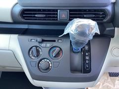必ず使用するシフトレバー。確りと確認したいですね。 4