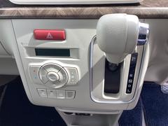 必ず使用するシフトレバー。確りと確認したいですね。 4
