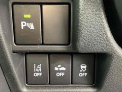 接触を未然に防ぐ、クリアランスソナー搭載です。車を守るためには必須のアイテムですね。 3