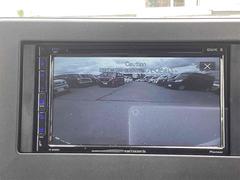 バックカメラも付いています。駐車の時に便利なのはもちろんの事、後方死角にいる子供たちに気が付くことができるので安心安全ですね 2