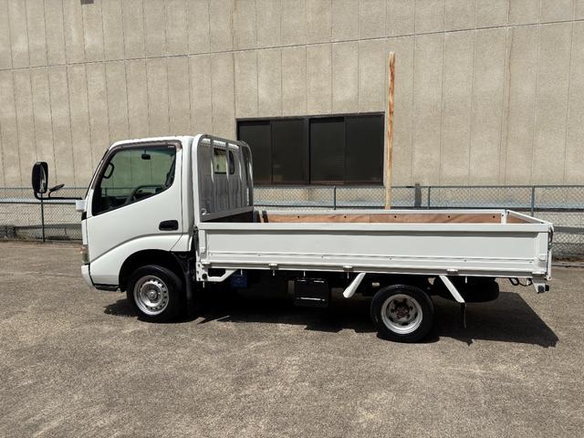 トヨエース ロング　ハイグレード★実走行１万ｋｍ台★修復歴無★ボデー廻りフルリペア仕上げ済★荷台床鉄板張★積載量１５００ｋｇ★総重量３．５トン未満★現行普通免許★４ナンバー小型貨物★５速ＭＴ★キーレス★オートエアコン★（6枚目）