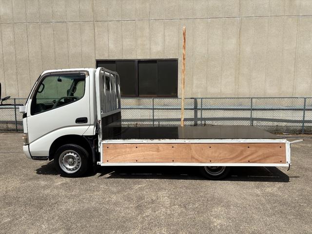 トヨエース ロング　ハイグレード★実走行１万ｋｍ台★修復歴無★ボデー廻りフルリペア仕上げ済★荷台床鉄板張★積載量１５００ｋｇ★総重量３．５トン未満★現行普通免許★４ナンバー小型貨物★５速ＭＴ★キーレス★オートエアコン★（13枚目）