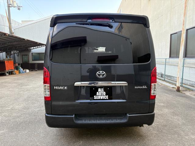 ハイエースバン ロングスーパーＧＬ　ディーゼルターボ★ＤＰＦ無★ＡＴ★純正新品ヘッドライト装着★新品タイヤ★ベッドキット★キーレス★カロッツェリア製新品ディスプレイオーディオ装着★アップルカープレイ★Ｂｌｕｅｔｏｏｔｈ★Ｗエアコン★（4枚目）