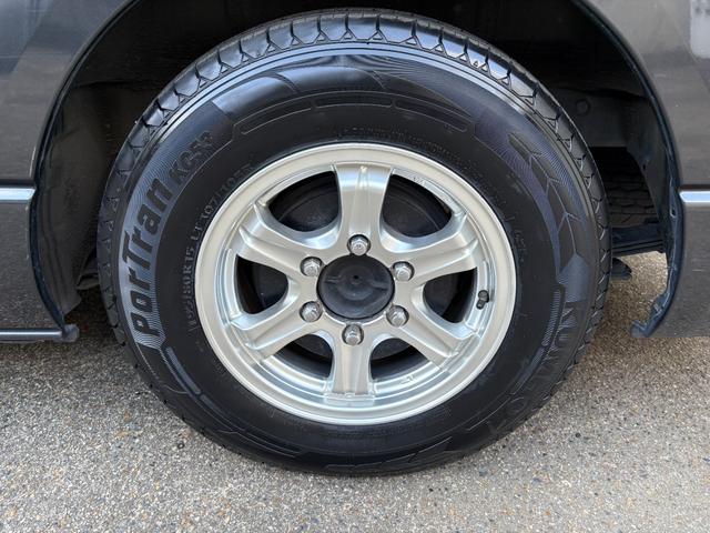 ハイエースバン ロングスーパーＧＬ　ディーゼルターボ★ＤＰＦ無★ＡＴ★純正新品ヘッドライト装着★新品タイヤ★ベッドキット★キーレス★カロッツェリア製新品ディスプレイオーディオ装着★アップルカープレイ★Ｂｌｕｅｔｏｏｔｈ★Ｗエアコン★（16枚目）