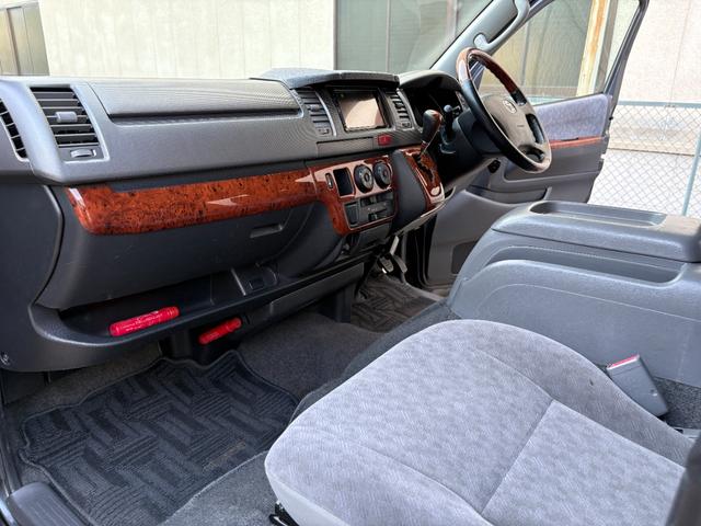 ハイエースバン ロングスーパーＧＬ　ディーゼルターボ★ＤＰＦ無★ＡＴ★純正新品ヘッドライト装着★新品タイヤ★ベッドキット★キーレス★カロッツェリア製新品ディスプレイオーディオ装着★アップルカープレイ★Ｂｌｕｅｔｏｏｔｈ★Ｗエアコン★（31枚目）