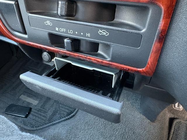 ハイエースバン ロングスーパーＧＬ　ディーゼルターボ★ＤＰＦ無★ＡＴ★純正新品ヘッドライト装着★新品タイヤ★ベッドキット★キーレス★カロッツェリア製新品ディスプレイオーディオ装着★アップルカープレイ★Ｂｌｕｅｔｏｏｔｈ★Ｗエアコン★（52枚目）