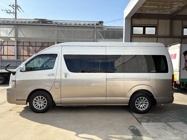ハイエースワゴン グランドキャビン 実走行4万km台★修復歴無★パールII★パワースライドドア★10人乗り★ナビ★バックカメラ★フリップダウンモニター★レザー調シートカバー★オートステップ★ワイドスーパーロングハイルーフ★フルサイズ★(7枚目)