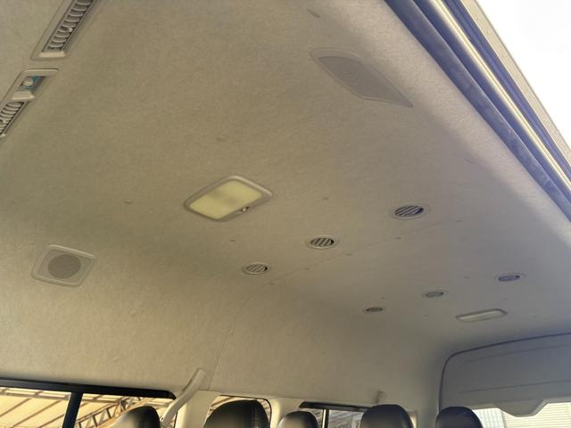 ハイエースワゴン グランドキャビン 実走行4万km台★修復歴無★パールII★パワースライドドア★10人乗り★ナビ★バックカメラ★フリップダウンモニター★レザー調シートカバー★オートステップ★ワイドスーパーロングハイルーフ★フルサイズ★(22枚目)
