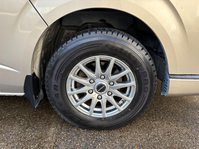 ハイエースワゴン グランドキャビン 実走行4万km台★修復歴無★パールII★パワースライドドア★10人乗り★ナビ★バックカメラ★フリップダウンモニター★レザー調シートカバー★オートステップ★ワイドスーパーロングハイルーフ★フルサイズ★(29枚目)