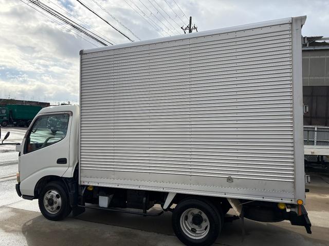 トヨエース 　２トンアルミバン★実走行４．５万ｋｍ★修復歴無★最大積載量２０００ｋｇ★５速ＭＴ★２７００ｃｃガソリンエンジン★荷箱内側替え施工仕上げ★車両総重量４５３５ｋｇ★５トン未満免許★ＥＴＣ★３人乗★（6枚目）