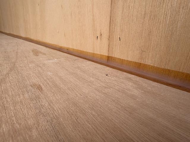 トヨエース 　２トンアルミバン★実走行４．５万ｋｍ★修復歴無★最大積載量２０００ｋｇ★５速ＭＴ★２７００ｃｃガソリンエンジン★荷箱内側替え施工仕上げ★車両総重量４５３５ｋｇ★５トン未満免許★ＥＴＣ★３人乗★（34枚目）