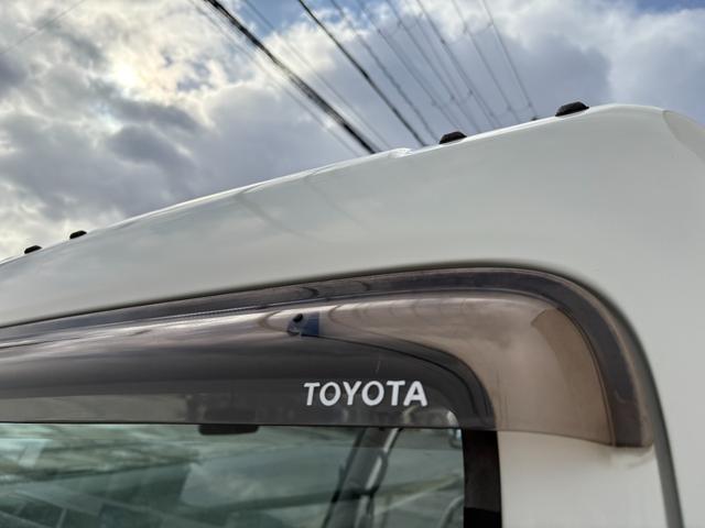 トヨエース 　２トンアルミバン★実走行４．５万ｋｍ★修復歴無★最大積載量２０００ｋｇ★５速ＭＴ★２７００ｃｃガソリンエンジン★荷箱内側替え施工仕上げ★車両総重量４５３５ｋｇ★５トン未満免許★ＥＴＣ★３人乗★（44枚目）