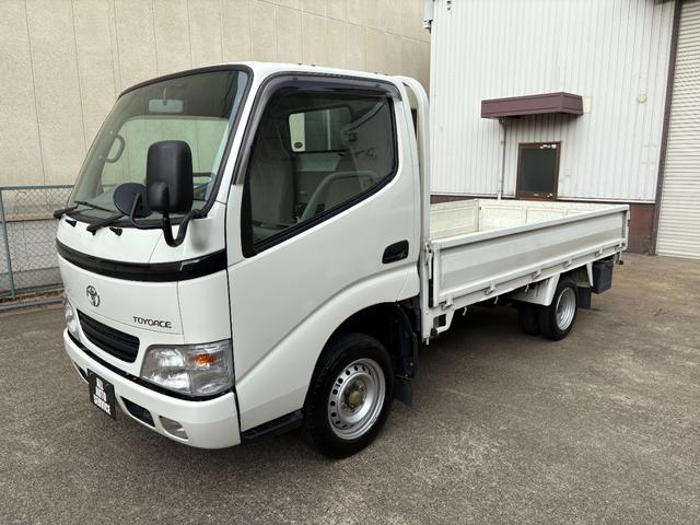 トヨエース ロングフルジャストロー 実走行0.4万km台★4224km★修復歴無★ロング★平ボディー★4ナンバー小型貨物★三方開★低床★リアWタイヤ★集中ロック★テールゲートチェーン★3人乗り★積載量1500kg★5速MT★(7枚目)