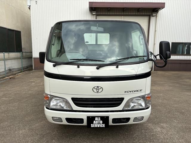 トヨエース ロングフルジャストロー 実走行0.4万km台★4224km★修復歴無★ロング★平ボディー★4ナンバー小型貨物★三方開★低床★リアWタイヤ★集中ロック★テールゲートチェーン★3人乗り★積載量1500kg★5速MT★(8枚目)