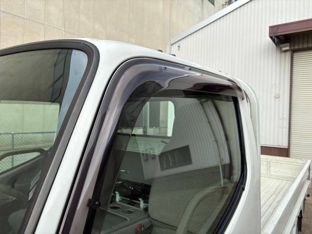 トヨエース ロングフルジャストロー 実走行0.4万km台★4224km★修復歴無★ロング★平ボディー★4ナンバー小型貨物★三方開★低床★リアWタイヤ★集中ロック★テールゲートチェーン★3人乗り★積載量1500kg★5速MT★(12枚目)