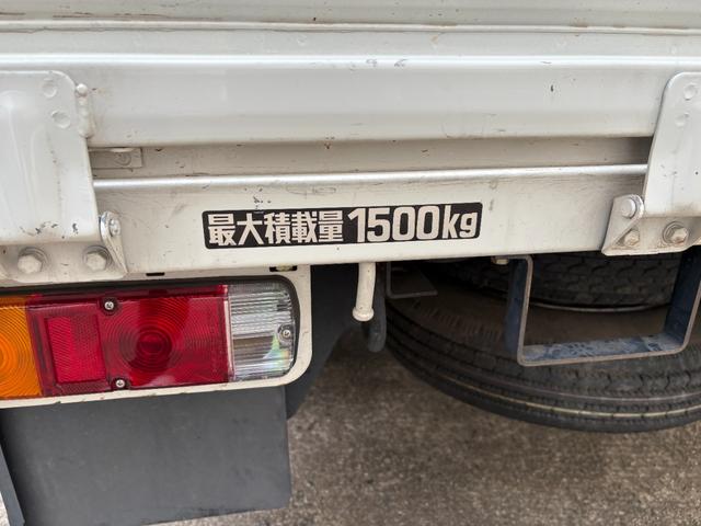 トヨエース ロングフルジャストロー 実走行0.4万km台★4224km★修復歴無★ロング★平ボディー★4ナンバー小型貨物★三方開★低床★リアWタイヤ★集中ロック★テールゲートチェーン★3人乗り★積載量1500kg★5速MT★(17枚目)